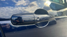 Land Rover Discovery 3.0 D300 R-Dynamic SE 5dr Auto Diesel Station Wagon